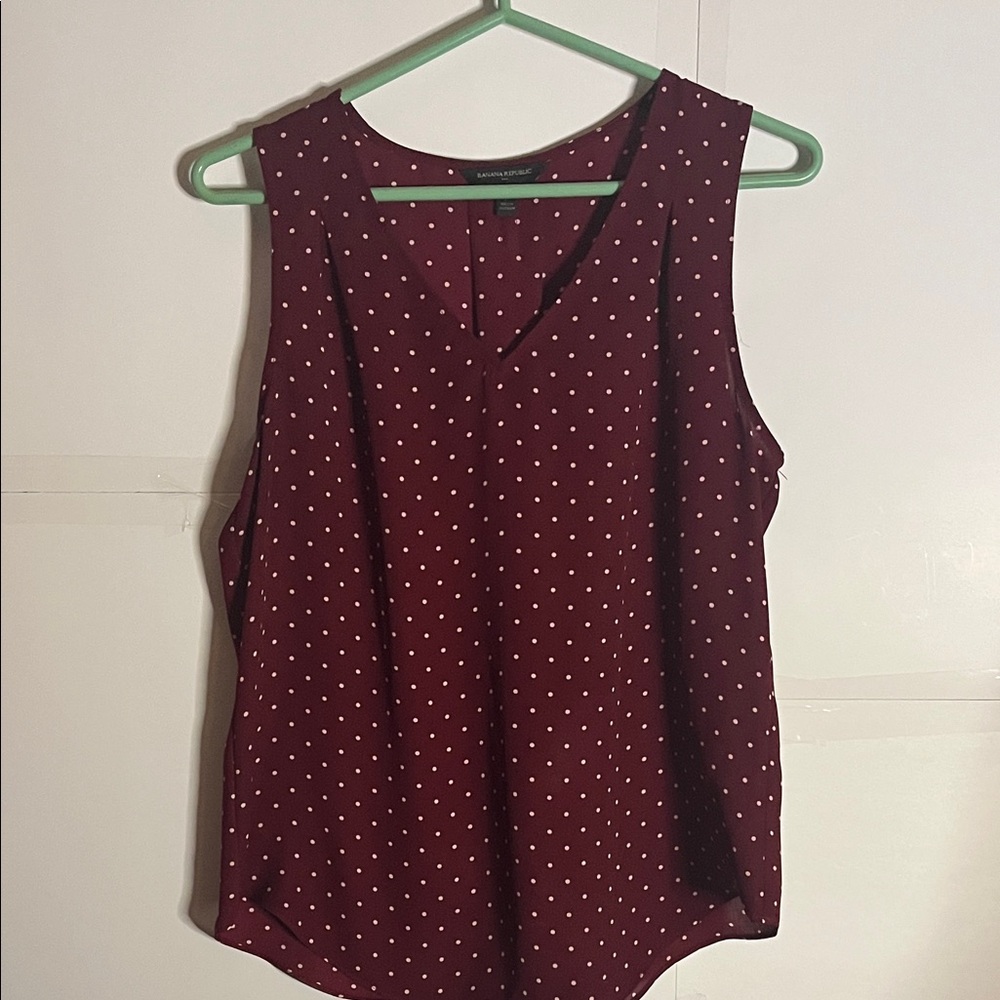😄Banana Republic sleeveless blouse small